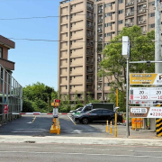 bade dongyong st parking